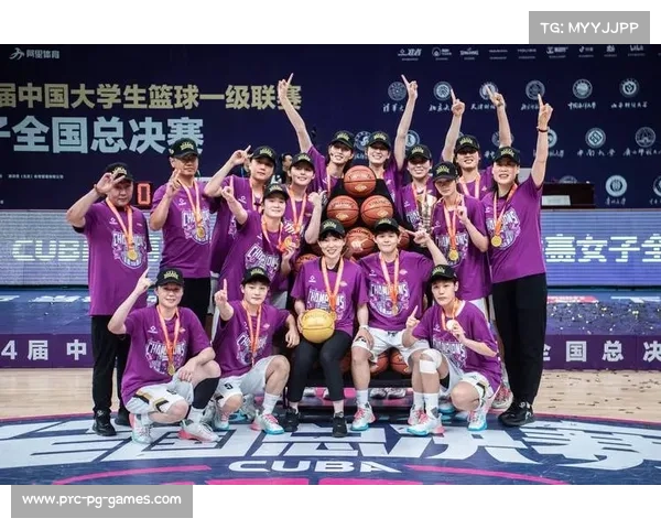 年轻球员冯可心、王小青从清华加盟北京女篮